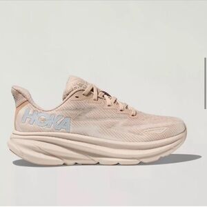 Hoka Clifton 9 in Eggnog / Shifting Sand, Women's